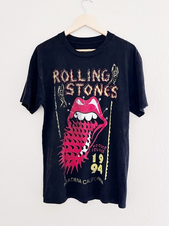 the Rolling Stones Tops - NEW The Rolling Stones Voodoo Lounge Band Graphic Tee
